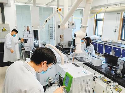 經開力量助企攀登 探訪國內領先稀有金屬新材料研發制造高地